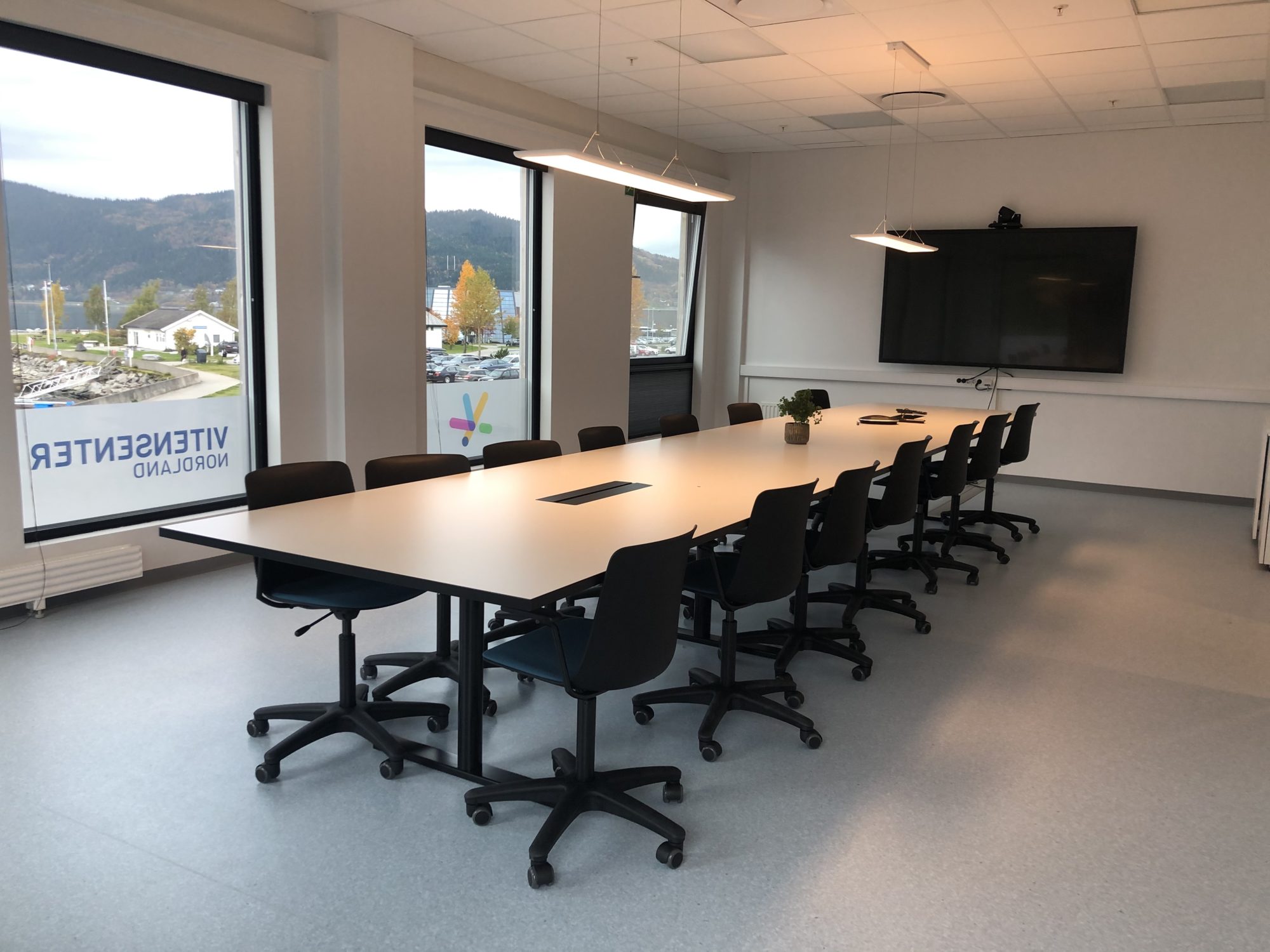 Lyst og moderne møterom på Vitensenter Nordland