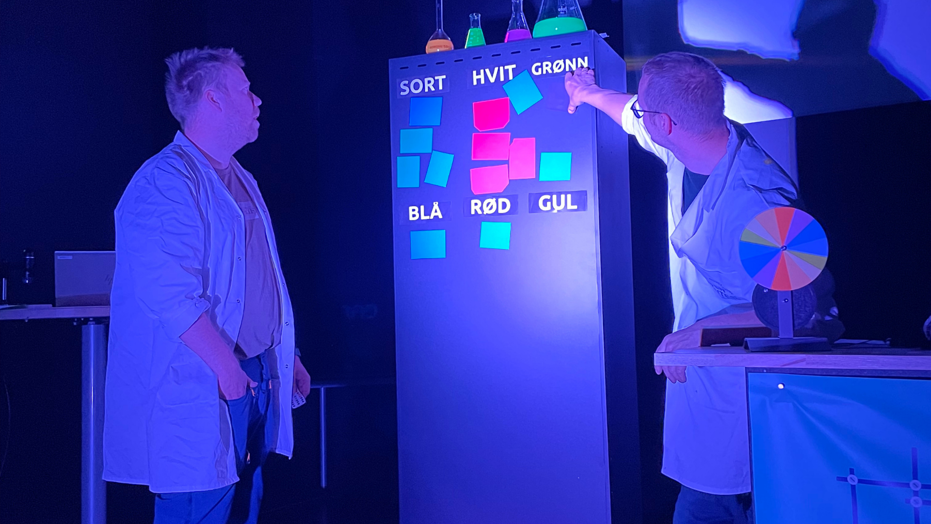 Illustrasjon for vitenshow om lys og farger
