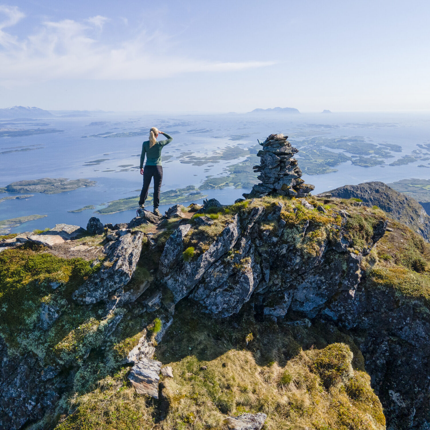 Fjelltur Dønnamen. Kristoffer Møllevik / Visit Helgeland