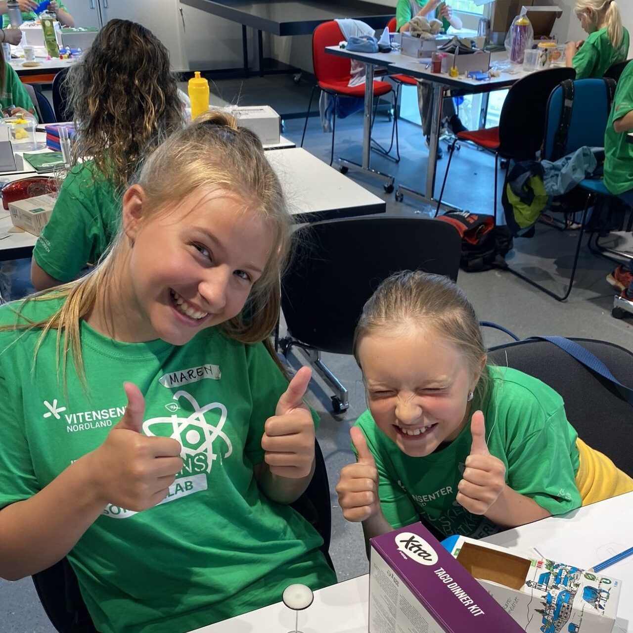 Elever som deltar på Forskerfabrikken hos Vitensenter Nordland